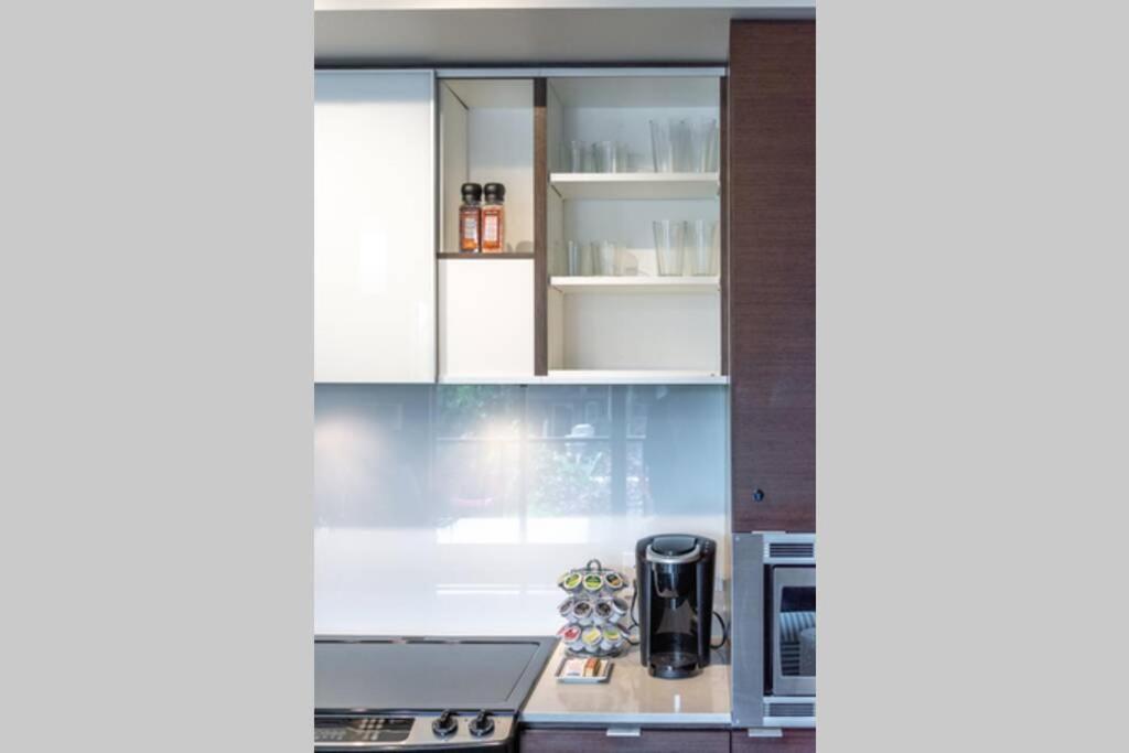 Clean 3Rd Floor Executive 1 Bedroom Apt In Old Town China Town Βικτώρια Εξωτερικό φωτογραφία