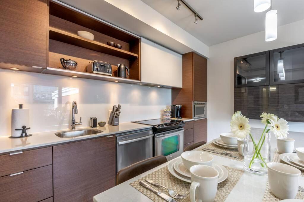 Clean 3Rd Floor Executive 1 Bedroom Apt In Old Town China Town Βικτώρια Εξωτερικό φωτογραφία