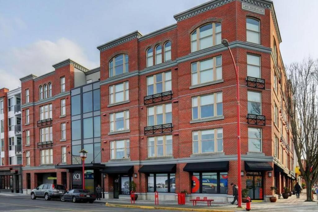 Clean 3Rd Floor Executive 1 Bedroom Apt In Old Town China Town Βικτώρια Εξωτερικό φωτογραφία