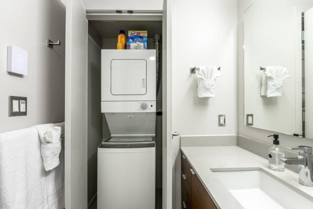 Clean 3Rd Floor Executive 1 Bedroom Apt In Old Town China Town Βικτώρια Εξωτερικό φωτογραφία