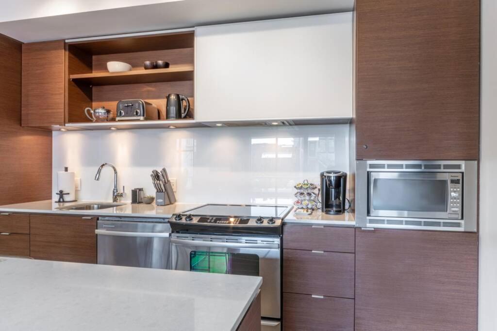 Clean 3Rd Floor Executive 1 Bedroom Apt In Old Town China Town Βικτώρια Εξωτερικό φωτογραφία