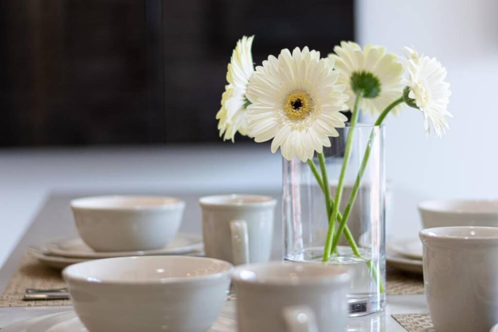 Clean 3Rd Floor Executive 1 Bedroom Apt In Old Town China Town Βικτώρια Εξωτερικό φωτογραφία